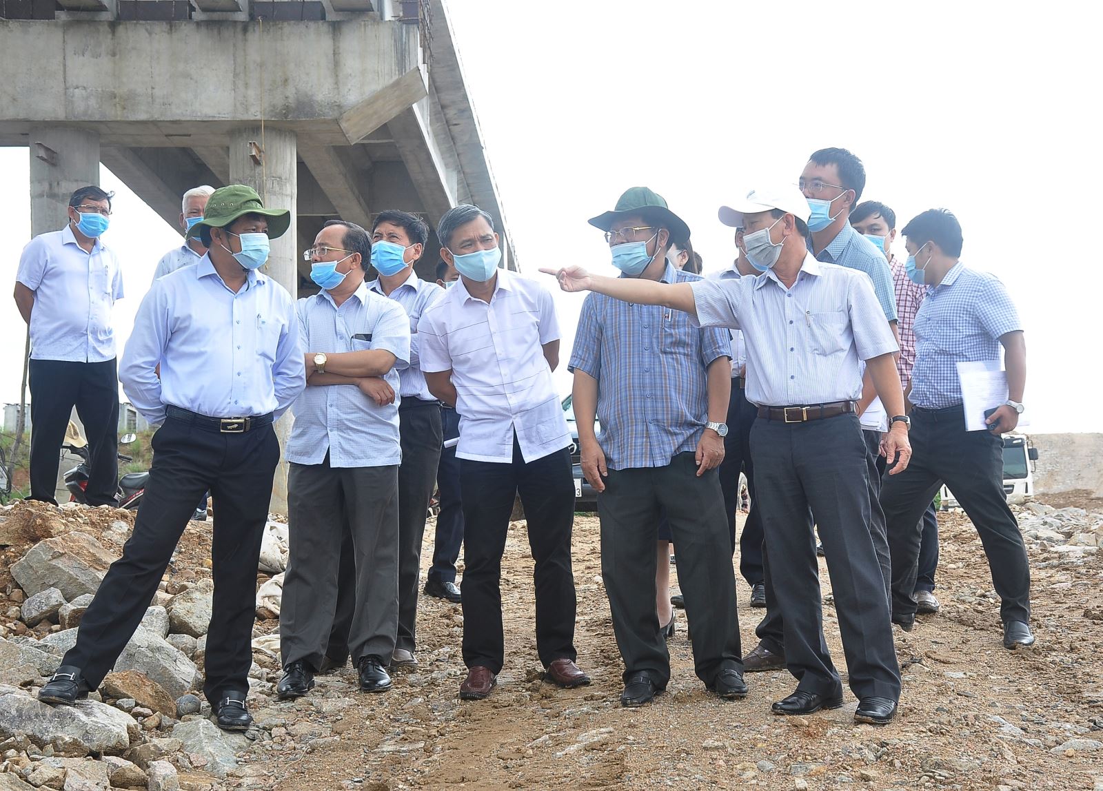 Lãnh đạo tỉnh Kon Tum đi kiểm tra tình hình thực hiện 1 Dự án trên địa bàn tỉnh.