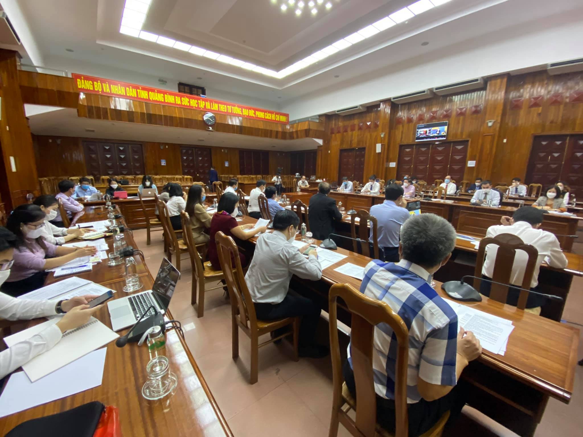 Đông đảo doanh nghiệp Quảng Bình tham gia đối thoại với lãnh đạo tỉnh trong tháng 9/2021.