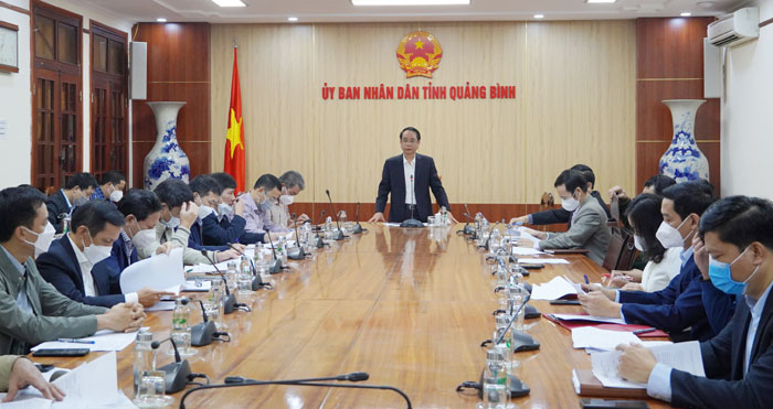 Phó chủ tịch UBND tỉnh Quảng Bình Phan Mạnh Hùng yêu cầu các sở ban ngành, địa phương rà soát, xử lý ngay những vướng mắc phát sinh của từng Dự án đầu tư công.