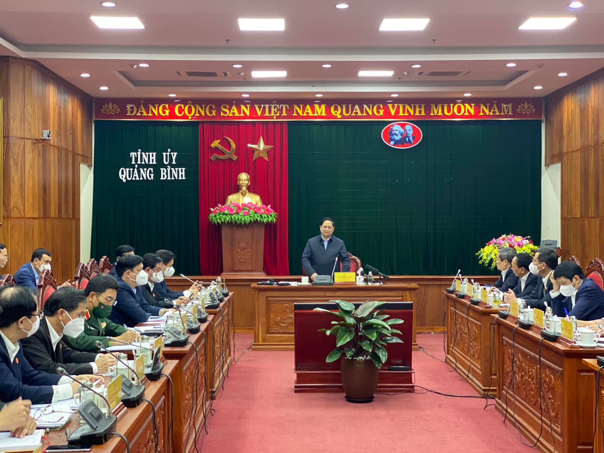 Thủ tướng Chính phủ Phạm Minh Chính làm việc với lãnh đạo tỉnh Quảng Bình.