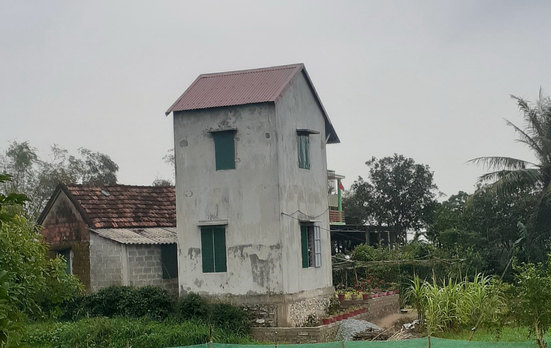 Một công trình nhà chống lũ do UNDP và World Sả tài trợ cho người dân Quảng Bình.