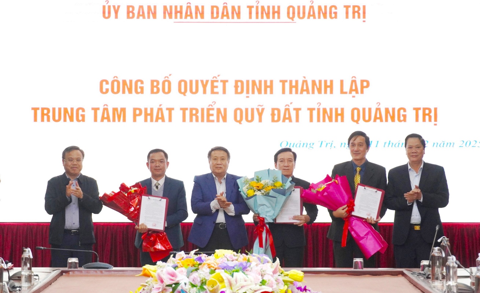 Lãnh đạo tỉnh Quảng Trị trao các quyết định bổ nhiệm Giám đốc, các Phó Giám đốc Trung tâm Phát triển quỹ đất tỉnh Quảng Trị