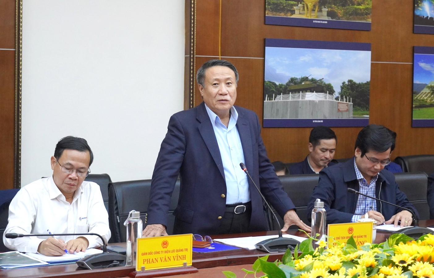 Quyền Chủ tịch UBND tỉnh Quảng Trị Hà Sỹ Đồng phát biểu chỉ đạo tại cuộc họp