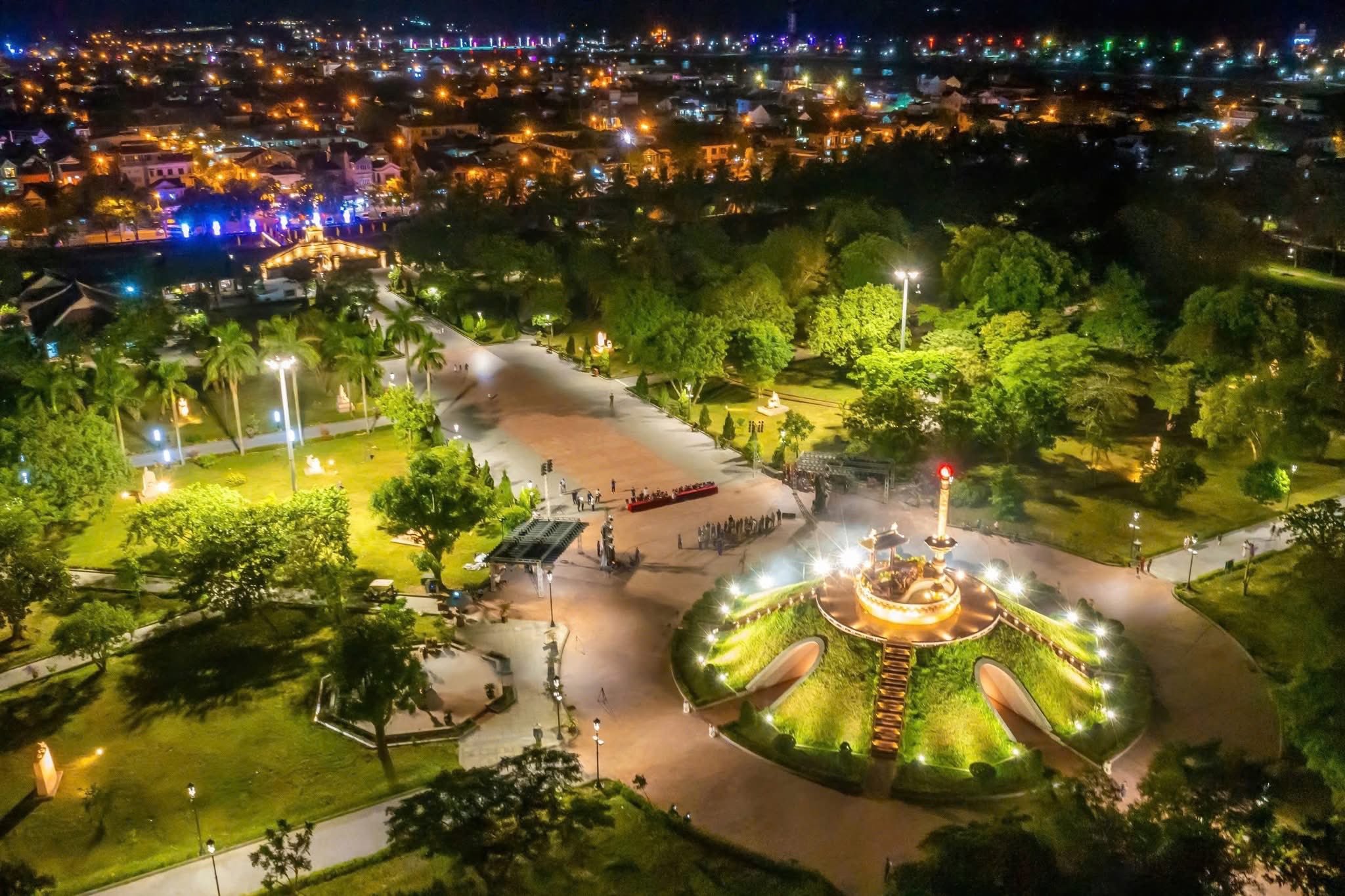 Thành cổ Quảng Trị, một di tích lịch sử được nhiều người đến tham quan tại tỉnh Quảng Trị