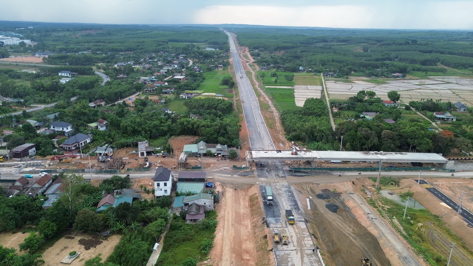 Dự án đường bộ cao tốc Bắc - Nam phía Đông giai đoạn 2021 - 2025, đoạn qua địa bàn tỉnh Quảng Trị hiện đã hoàn thành GPMB tuyến chính