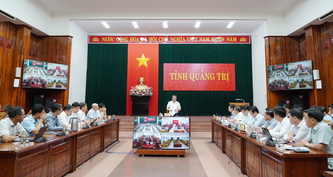 Chủ tịch UBND tỉnh Quảng Trị Trần Phong phát biểu tại buổi làm việc