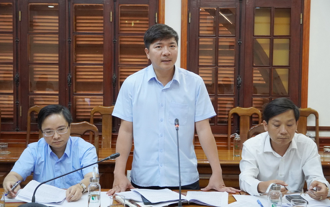 Ông Nguyễn Quốc Khánh, Phó trưởng BQL Khu kinh tế Quảng Trị phát biểu tại buổi làm việc