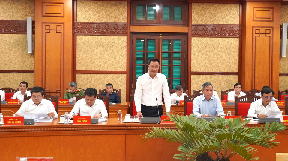 Bí thư Tỉnh ủy Quảng Trị Lê Ngọc Quang báo cáocông tác chuẩn bị Đại hội đại biểu Đảng bộ tỉnh lần thứ I, nhiệm kỳ 2025-2030
