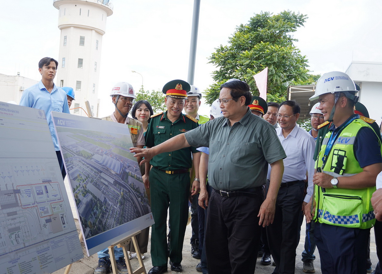 Thủ tướng Chính phủ kiểm tra tiến độ Dự án Cảng hàng không Đồng Hới và các Dự án trọng điểm của tỉnh Quảng Trị vào ngày 27/7 vừa qua 