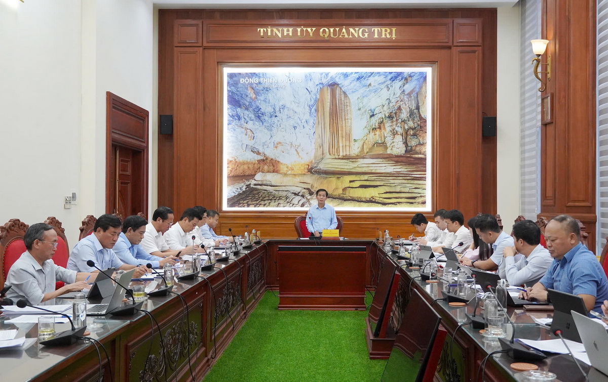 Bí thư Tỉnh uỷ Quảng Trị Nguyễn Văn Phương chủ trì buổi làm việc