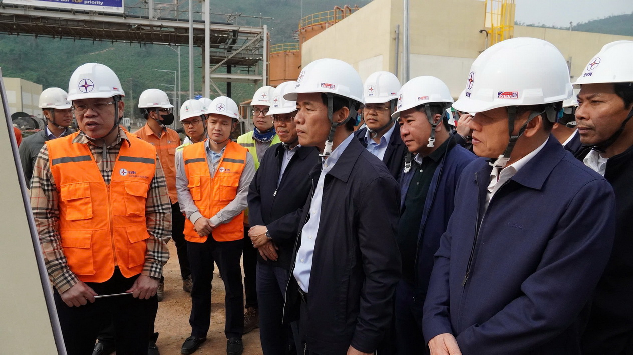 Bí thư Tỉnh uỷ Quảng Trị nghe báo cáo tiến độ các Dự án tại Trung tâm Điện lực Quảng Trạch
