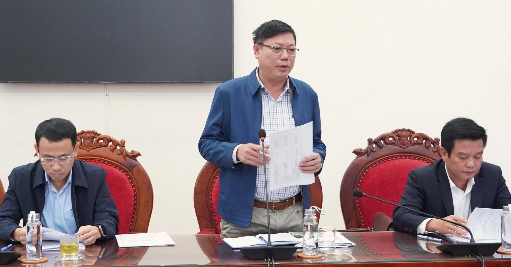 Ông Đặng Đông Hà, Phó giám đốc Sở VHTT-DL Quảng Trị báo cáo tại buổi làm việc