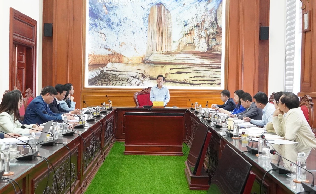 Bí thư Tỉnh uỷ Quảng Trị Nguyễn Văn Phương chủ trì buổi làm việc