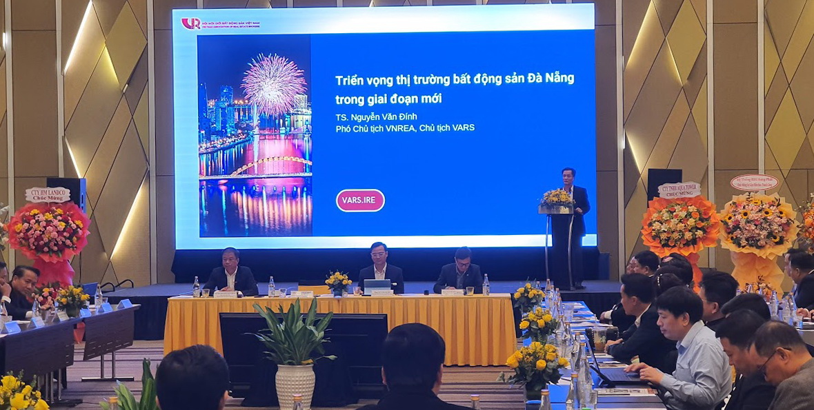 &Ocirc;ng Nguyễn Văn Đ&iacute;nh, Ph&oacute; Chủ tịch Hiệp hội bất động sản Việt Nam, Chủ tịch Hội M&ocirc;i giới bất động sản Việt Nam th&ocirc;ng tin tổng quan về thị trường Đ&agrave; Nẵng năm 2025.
