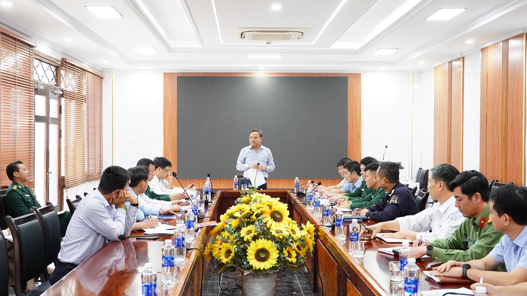 Ph&oacute; Chủ tịch UBND tỉnh Quảng Trị ph&aacute;t biểu chỉ đạo tại buổi l&agrave;m việc