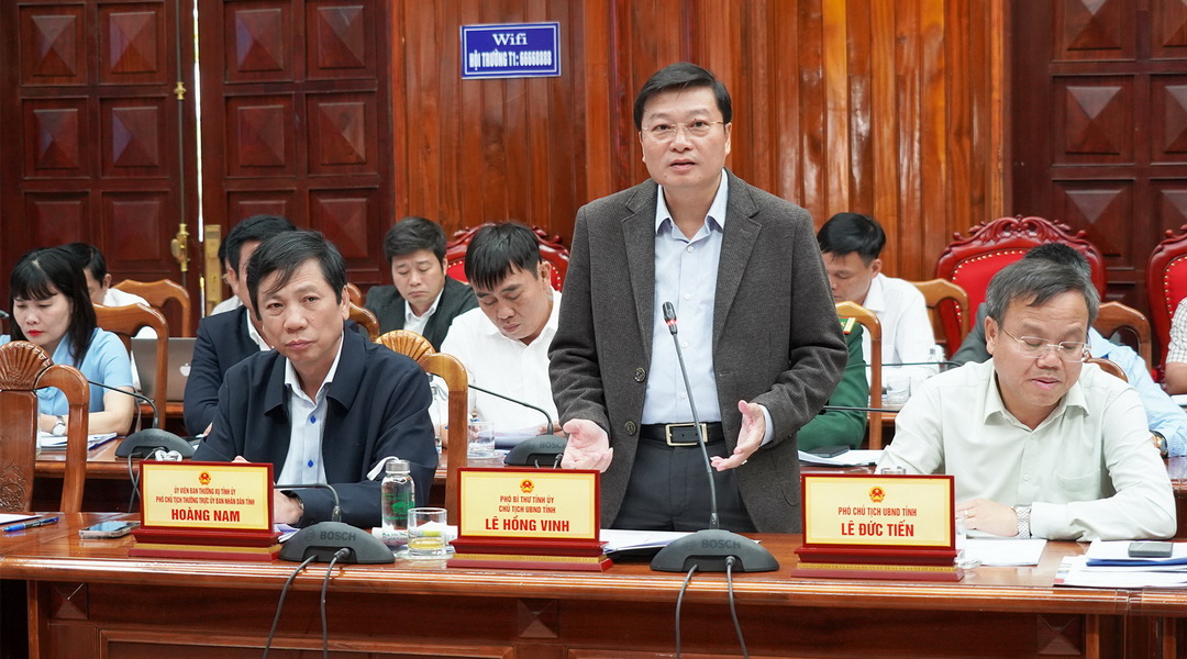 Chủ tịch UBND tỉnh Quảng Trị Lê Hồng Vinh phát biểu tại buổi làm việc