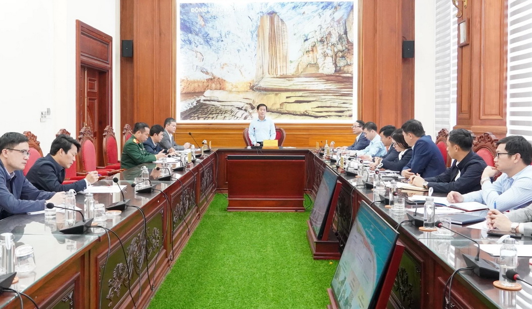 B&iacute; thư Tỉnh ủy Quảng Trị Nguyễn Văn Phương ph&aacute;t biểu tại buổi l&agrave;m việc