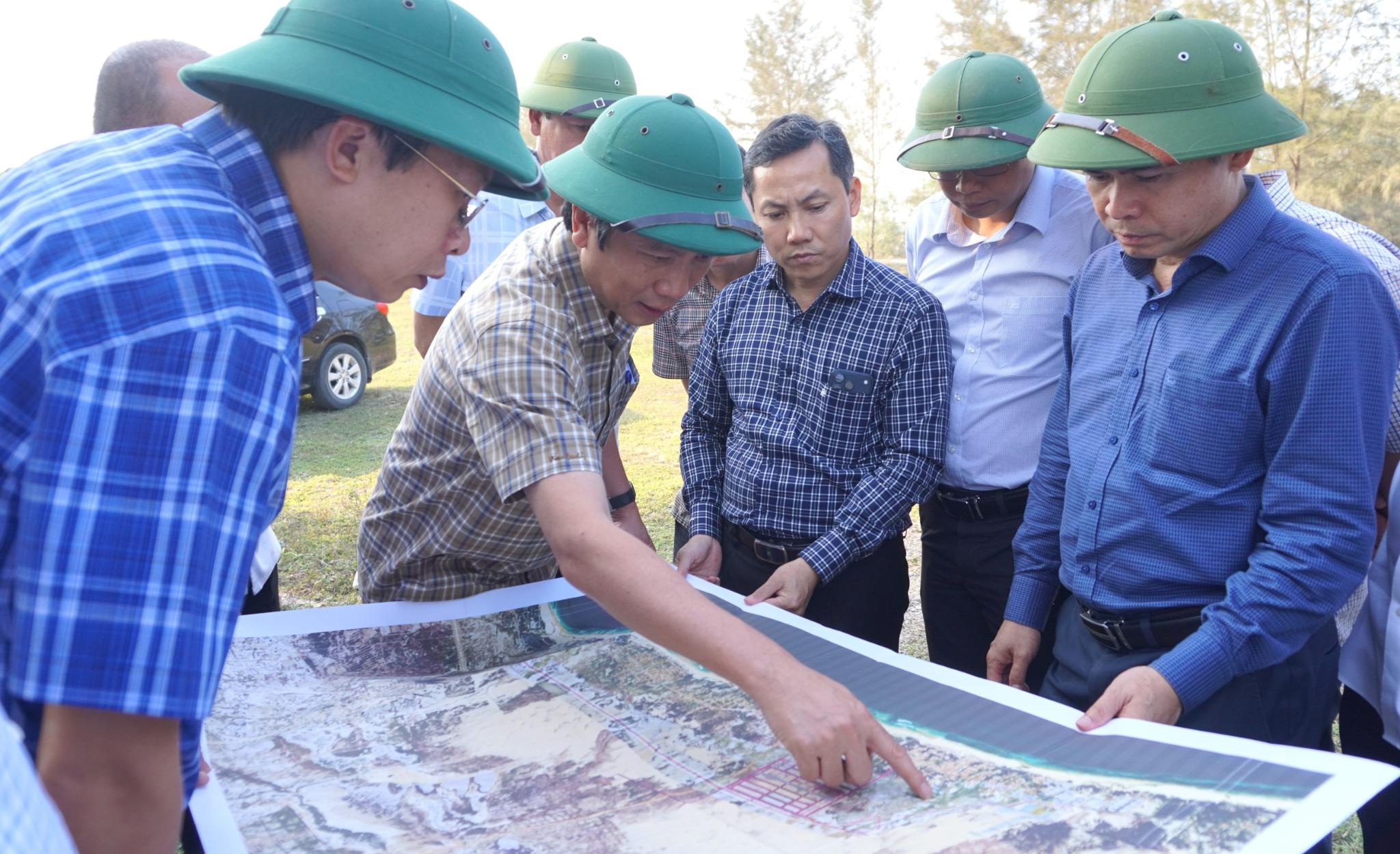 Ph&oacute; Chủ tịch Thường trực UBND tỉnh Ho&agrave;ng Nam chỉ đạo c&aacute;c giải ph&aacute;p đẩy nhanh tiến độ Dự &aacute;n