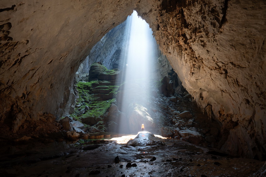 Hang  Sơn Đ&ograve; ong - hang động lớn nhất thế giới.