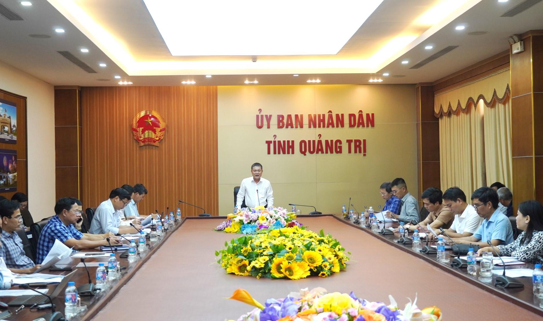 Ph&oacute; Chủ tịch UBND tỉnh Quảng Trị Phan Phong Ph&uacute; chủ tr&igrave; buổi l&agrave;m việc với BQLDA Đầu tư x&acirc;y dựng tỉnh Quảng Trị v&agrave; c&aacute;c sở ban ng&agrave;nh, địa phương li&ecirc;n quan.