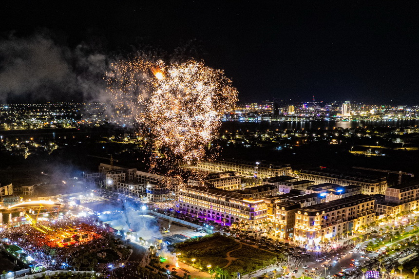 Khu đ&ocirc; thị Regal Legend lần thứ hai li&ecirc;n tiếp được lựa chọn trở th&agrave;nh nơi diễn ra c&aacute;c hoạt động trọng điểm trong khu&ocirc;n khổ sự kiện văn h&oacute;a do Sở Văn h&oacute;a, Thể thao v&agrave; du lịch tỉnh Quảng Trị tổ chức