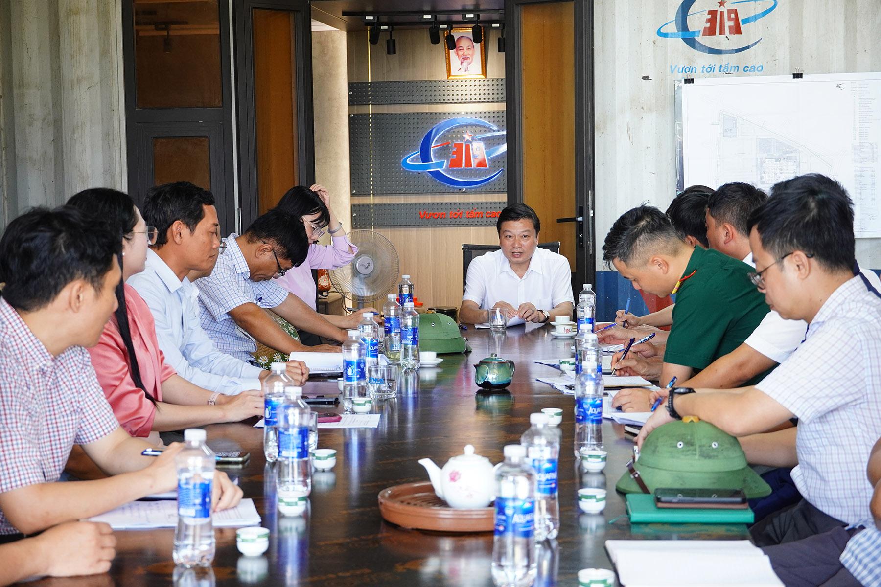Chủ tịch UBND tỉnh Quảng Trị L&ecirc; Hồng Vinh l&agrave;m việc với c&aacute;c sở, ng&agrave;nh, địa phương v&agrave; c&aacute;c đơn vị li&ecirc;n quan về Dự &aacute;n Bệnh viện Đa khoa khu vực Bắc Quảng B&igrave;nh (cơ sở 2)