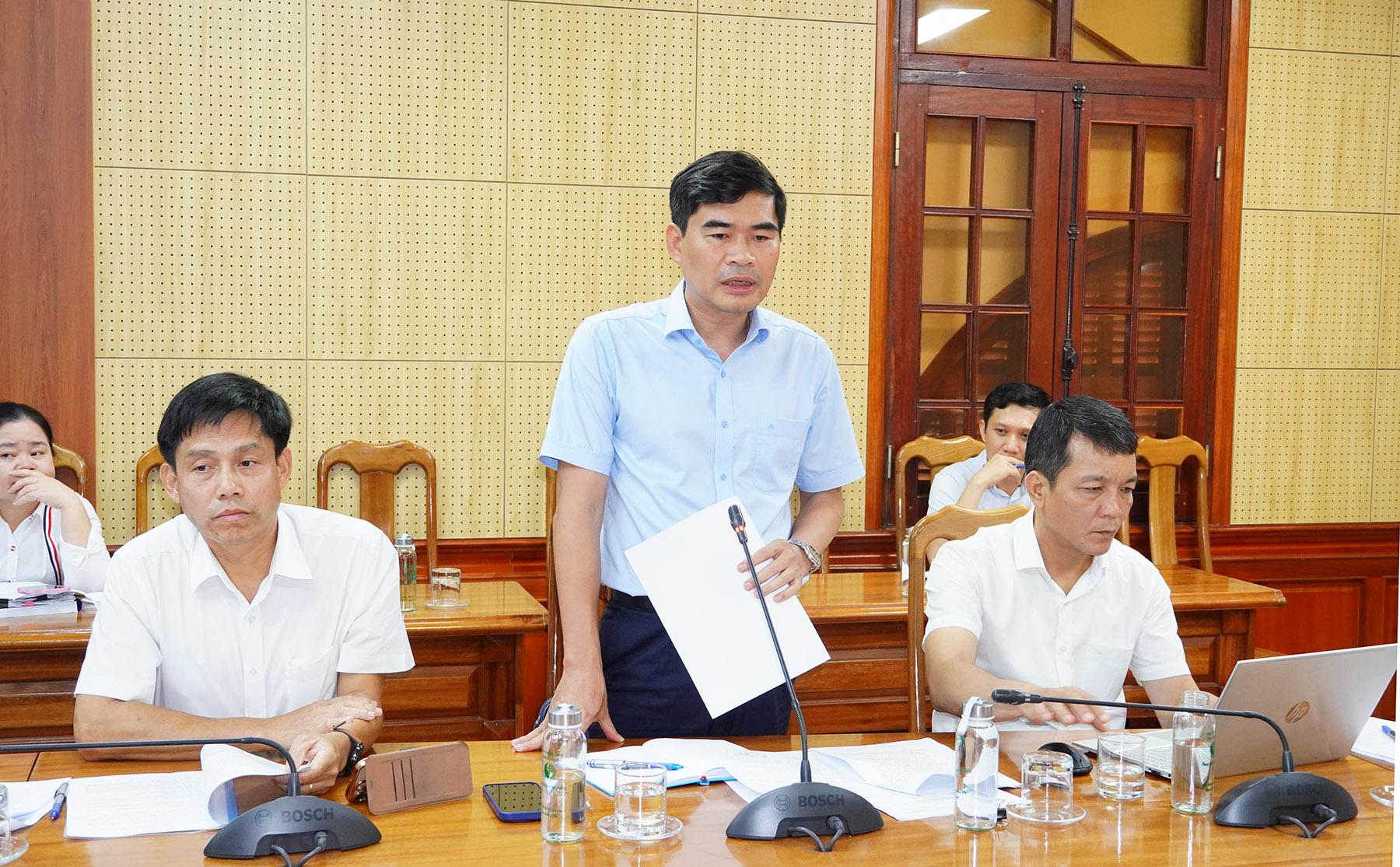 &Ocirc;ng Ho&agrave;ng Đức Thiện, Ph&oacute; gi&aacute;m đốc Sở t&agrave;i ch&iacute;nh Quảng Trị ph&aacute;t biểu &yacute; kiến tại buổi l&agrave;m việc