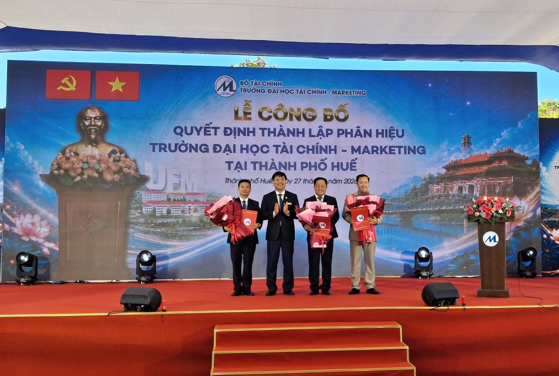 Trao các quyết định bổ nhiệm lãnh đạo Phân hiệu Trường Đại học tài chính – Marketing tại TP. Huế