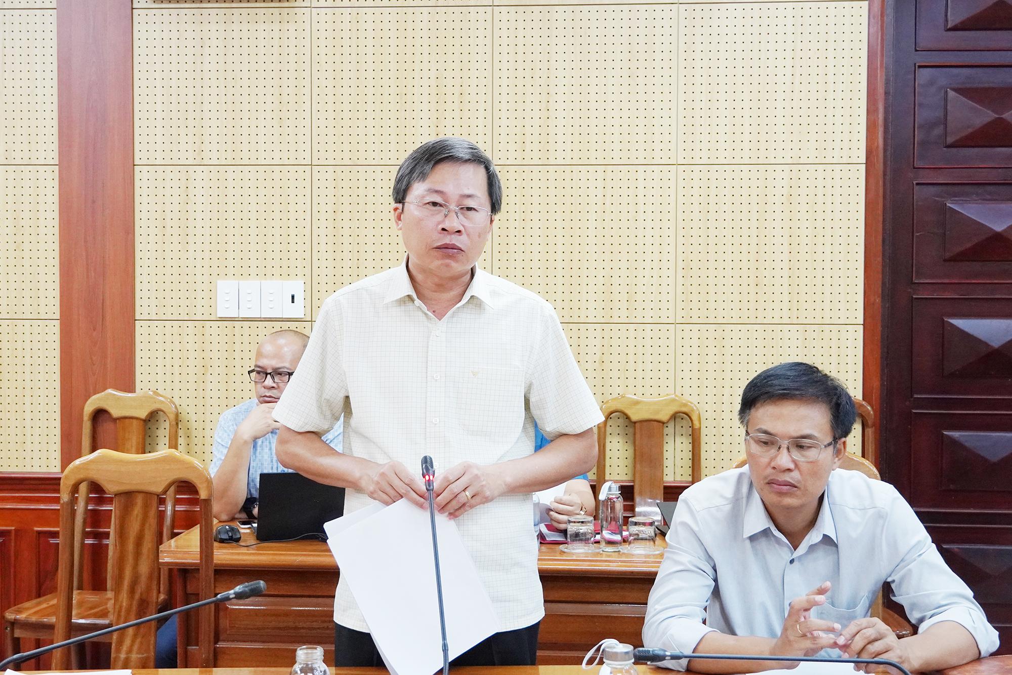 &Ocirc;ng Nguyễn Thanh B&igrave;nh, Gi&aacute;m đốc Ban Quản l&yacute; Dự &aacute;n đầu tư x&acirc;y dựng tỉnh Quảng Trị b&aacute;o c&aacute;o t&igrave;nh h&igrave;nh thực hiện c&aacute;c Dự &aacute;n.