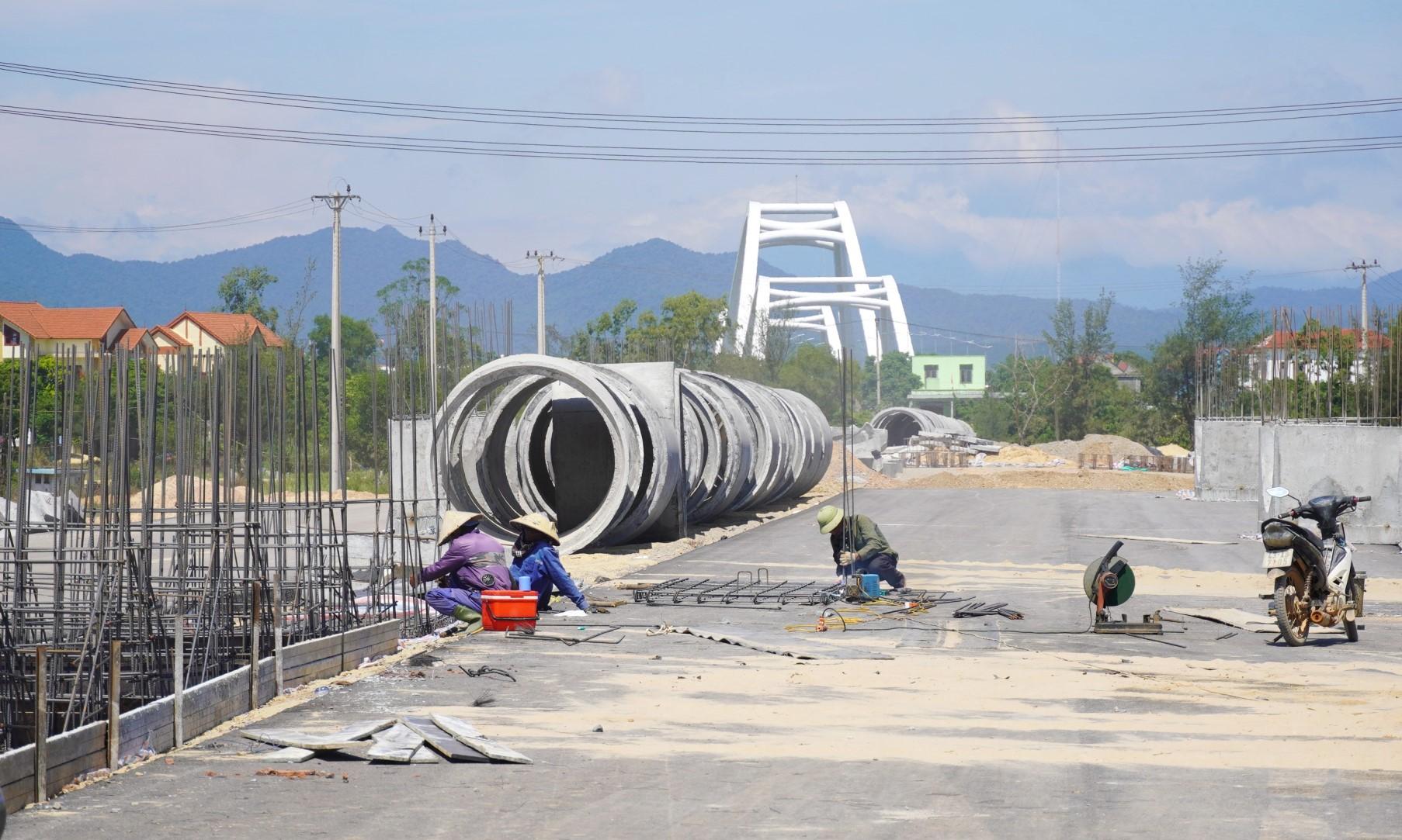 Dự &aacute;n th&agrave;nh phần 2 - Cầu Nhật Lệ 3 v&agrave; đường hai đầu cầu thuộc Dự &aacute;n Đường ven biển v&agrave; cầu Nhật Lệ 3