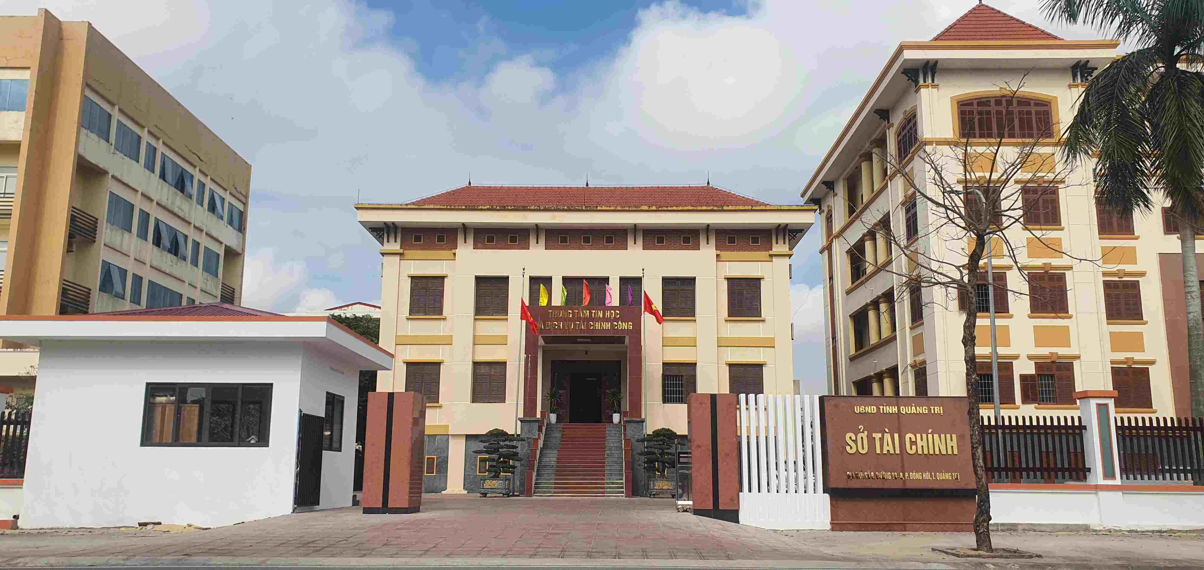 Sở t&agrave;i ch&iacute;nh Quảng Trị hiện nay c&oacute; 9 ph&oacute; gi&aacute;m đốc sở