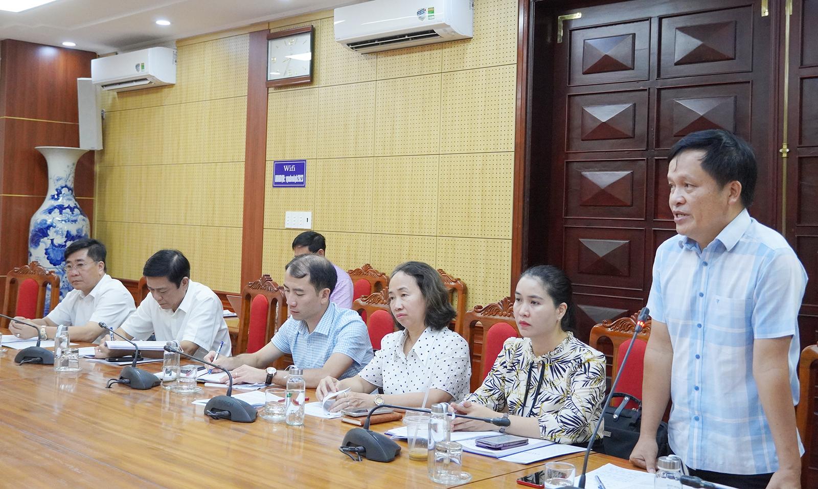 Đại diện các địa phương nơi có các Dự án năng lượng đang triển khai phát biểu ý kiến tại buổi làm việc.