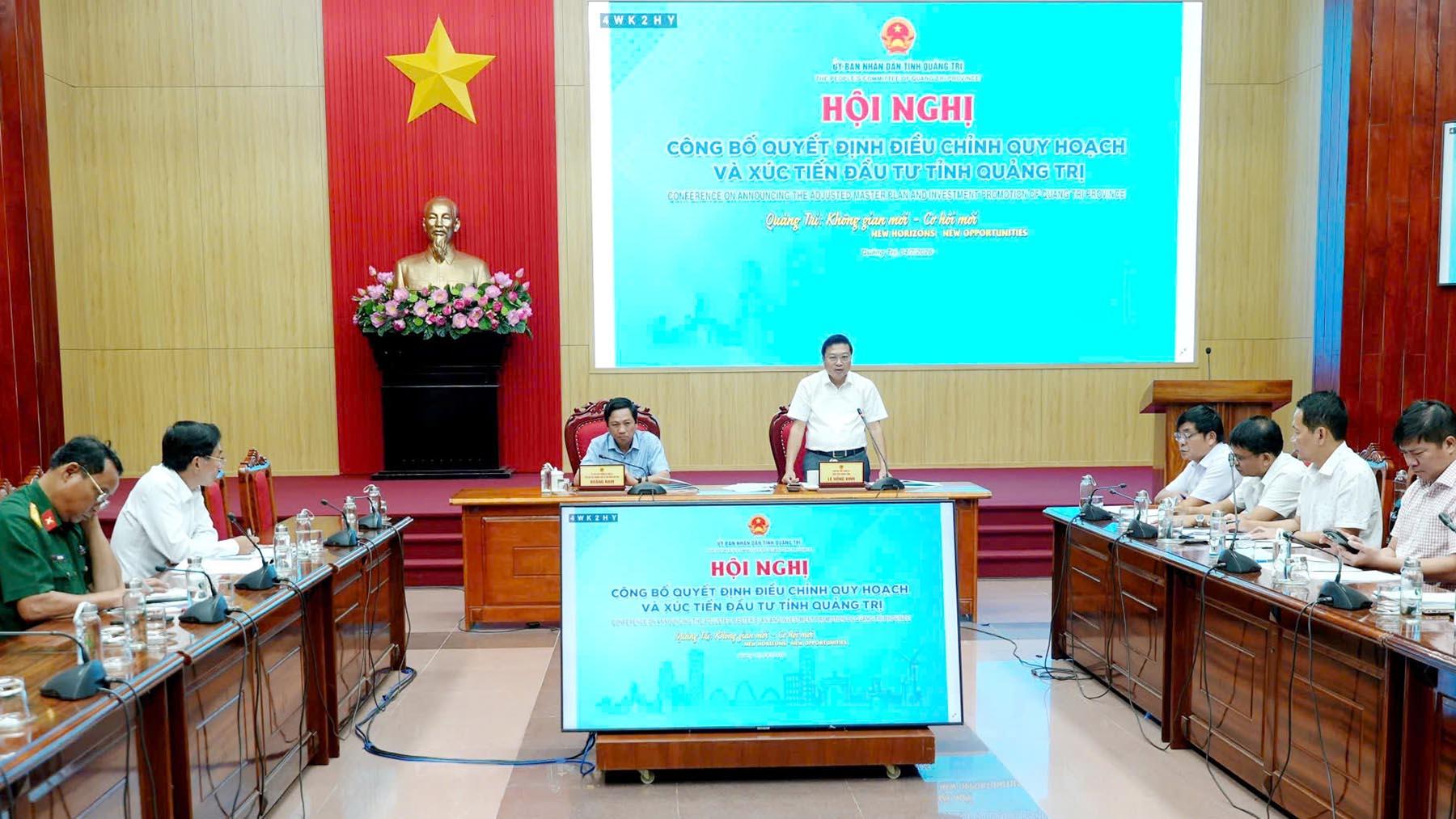 Chủ tịch UBND tỉnh Quảng Trị L&ecirc; Hồng Vinh chủ tr&igrave; ph&aacute;t biểu cuộc họp