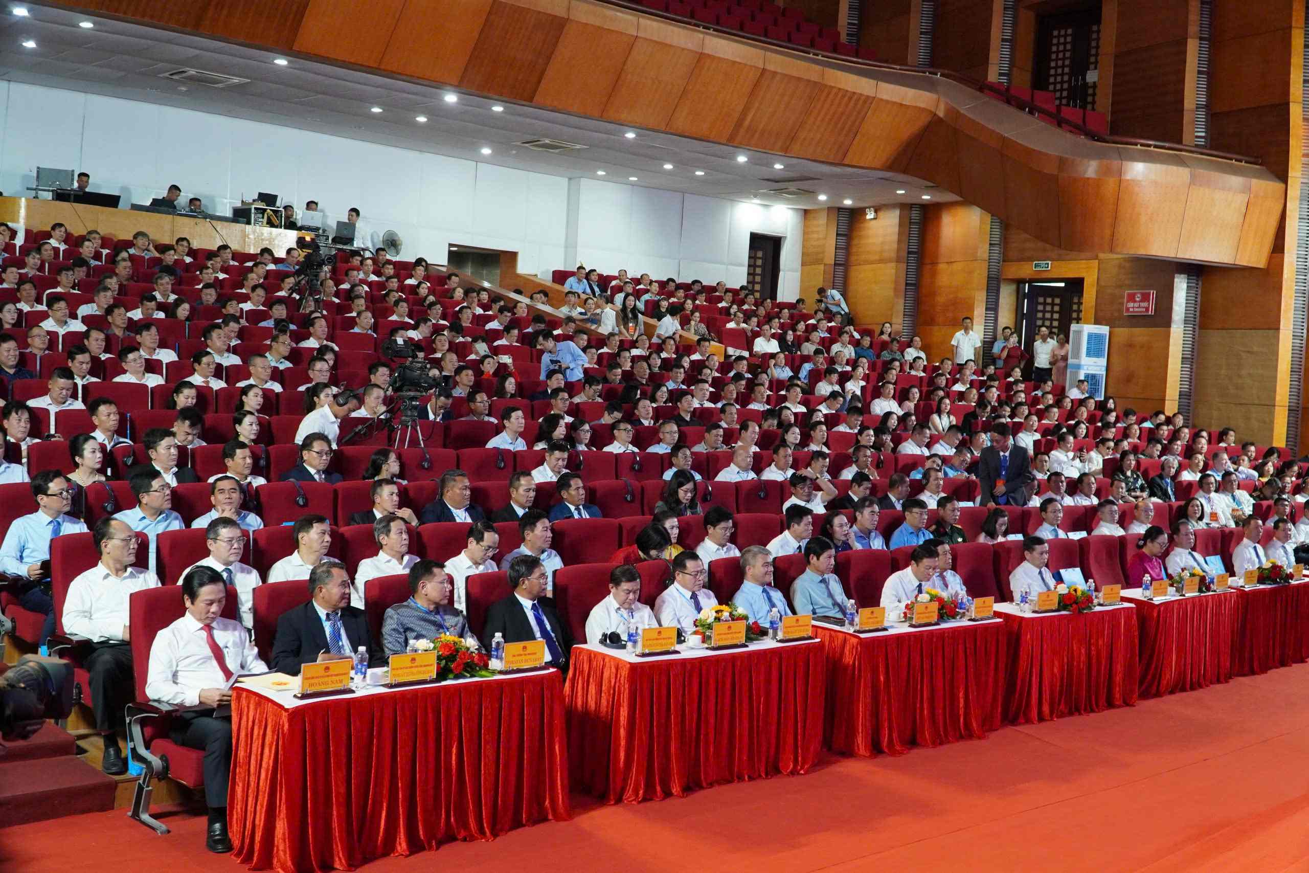 tại Hội nghị c&ocirc;ng bố Quyết định điều chỉnh Quy hoạch v&agrave; X&uacute;c tiến đầu tư tỉnh Quảng Trị.