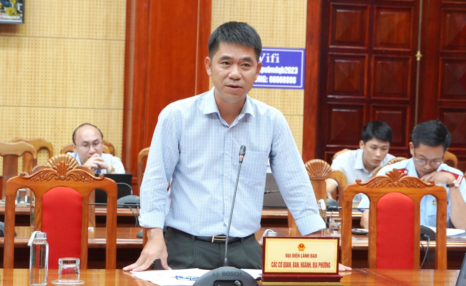 Đại diện Sở tài chính báo cáo các nội dung liên quan tại cuộc họp. Ảnh: Tiến Nhất
