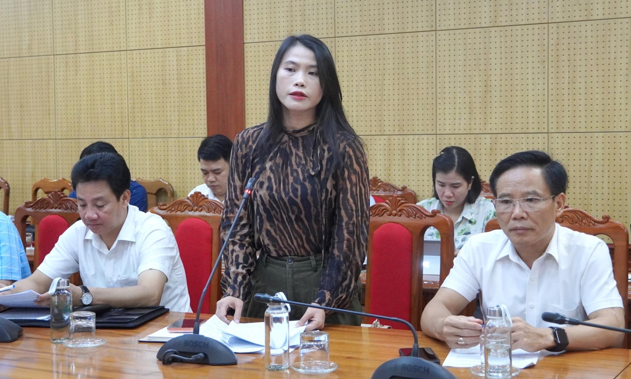 Bà BùiThị Thanh Thuý, Phó giám đốc Trung tâm Xúc tiến đầu tư, thương mại và du lịch tỉnh Quảng Trị phát biểu tại buổi làm việc. Ảnh: Tiến Nhất