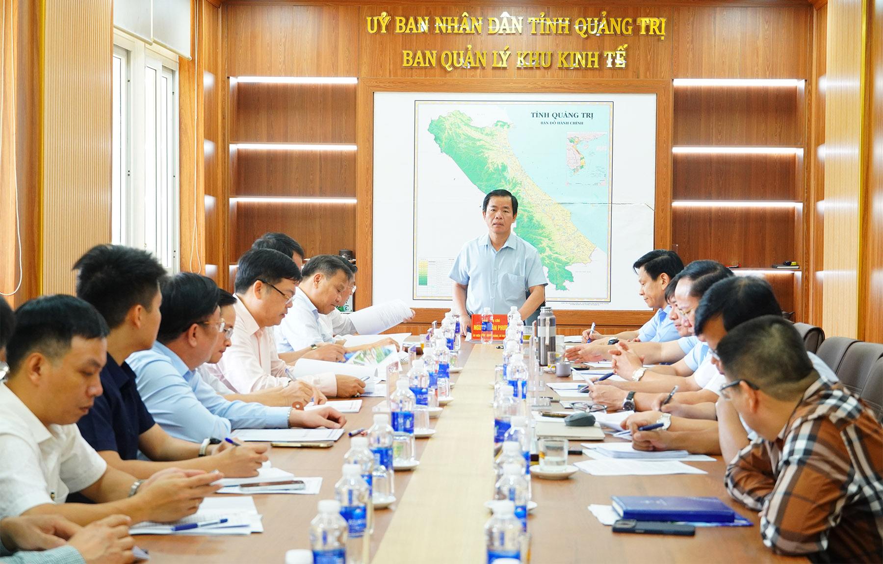 B&iacute; thư Tỉnh uỷ Quảng Trị Nguyễn Văn Phương chủ tr&igrave;, kết luận tạibuổi l&agrave;m việc
