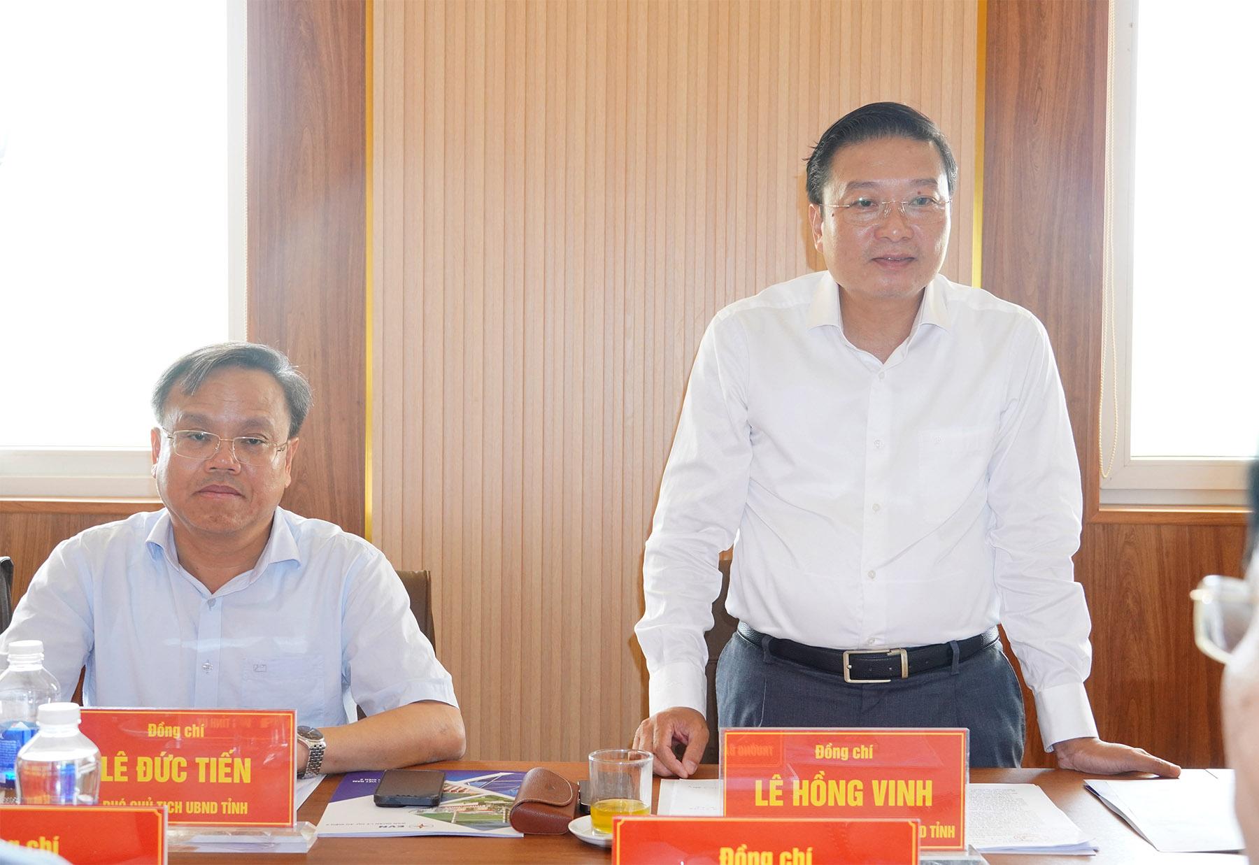 Chủ tịch UBND tỉnh Quảng Trị L&ecirc; Hồng Vinh ph&aacute;t biểu chỉ đạo tại cuộc họp. Ảnh: Trường Nhật