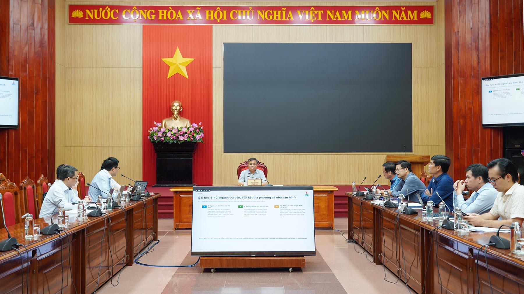 Ph&oacute; Chủ tịch UBND tỉnh Quảng Trị L&ecirc; Đức Tiến vừa chủ tr&igrave; cuộc họp Ban Chỉ đạo x&acirc;y dựng Đề &aacute;n th&iacute; điểm Khu thương mại tự do tỉnh Quảng Trị (