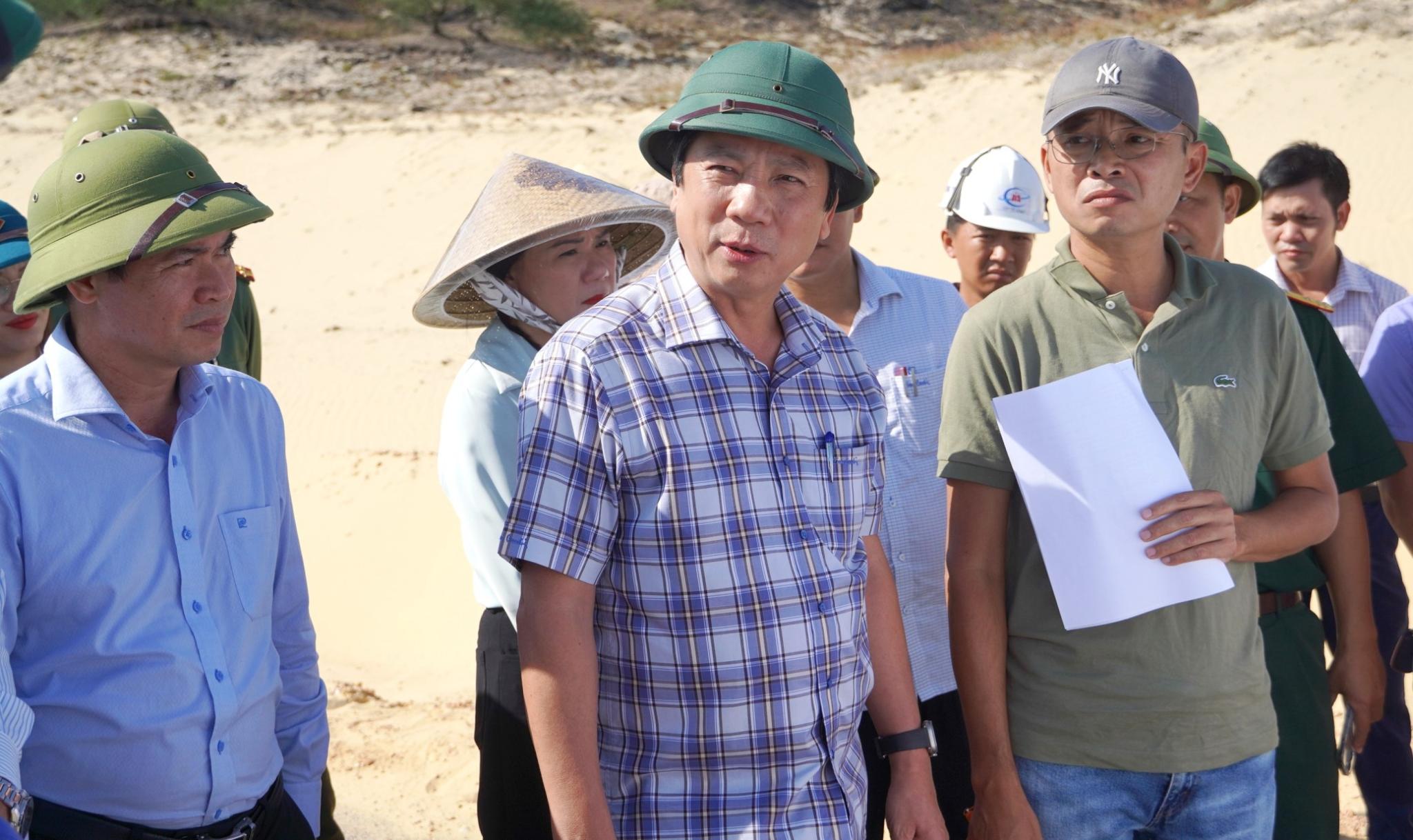 Phó Chủ tịch Thường trực UBND tỉnh Hoàng Nam chỉ đạo đẩy nhanh tiến độ các Dự án đường ven biển