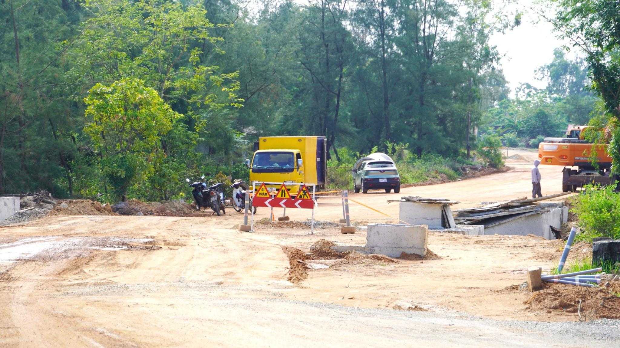 Hiện trường Dự &aacute;n th&agrave;nh phần 1 - Đường ven biển đoạn qua x&atilde; Đ&ocirc;ng Trạch