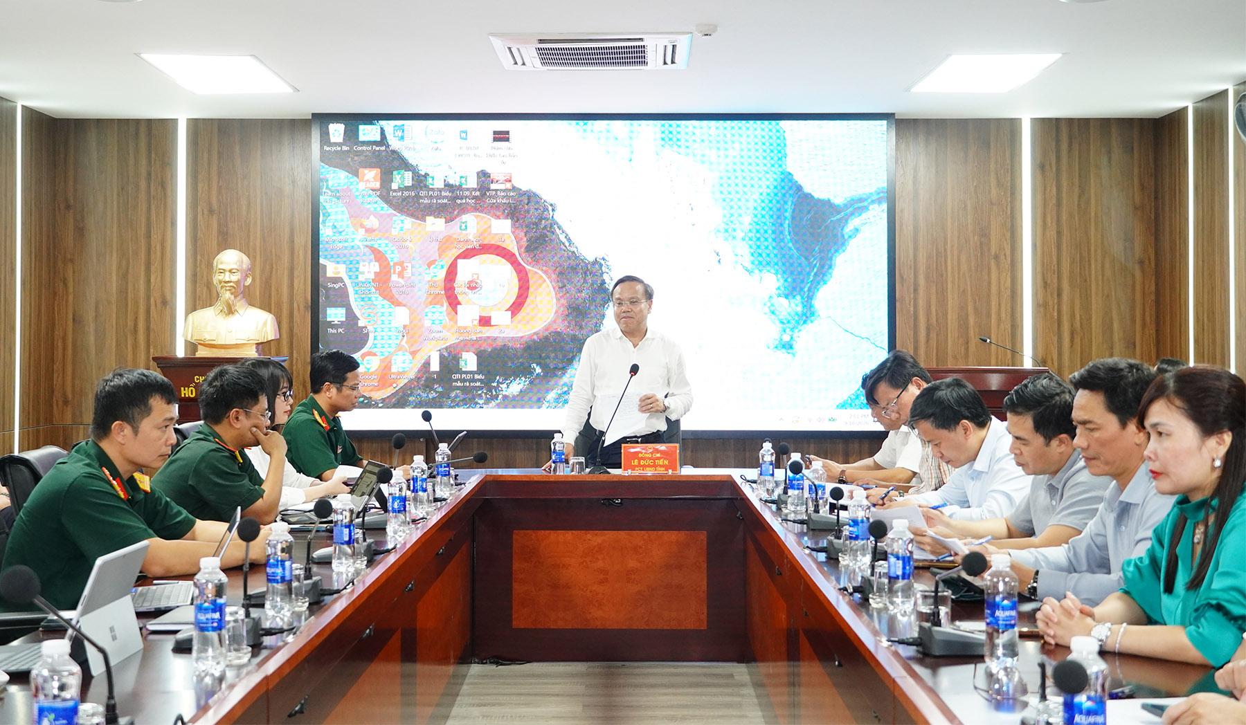 Phó Chủ tịch UBND tỉnh Quảng Trị Lê Đức Tiến phát biểu tại buổi làm việc. Ảnh: Trường Nhật
