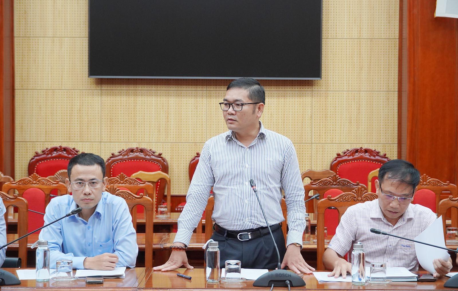 &Ocirc;ng Nguyễn Việt Vương, Gi&aacute;m đốc Ban QLDA - Sở t&agrave;i ch&iacute;nh Quảng Trị b&aacute;o c&aacute;o vướng mắc đấu nối tại đường du lịch Dinh Mười. Ảnh: Đặng H&agrave;