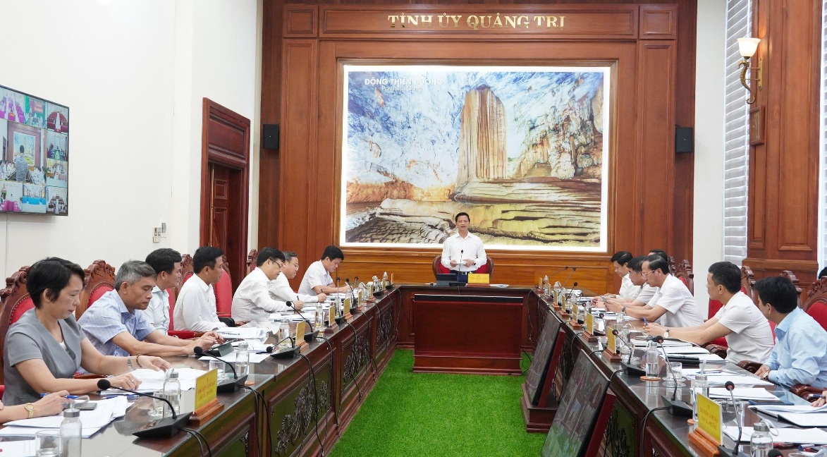 To&agrave;n cảnh cuộc họp.