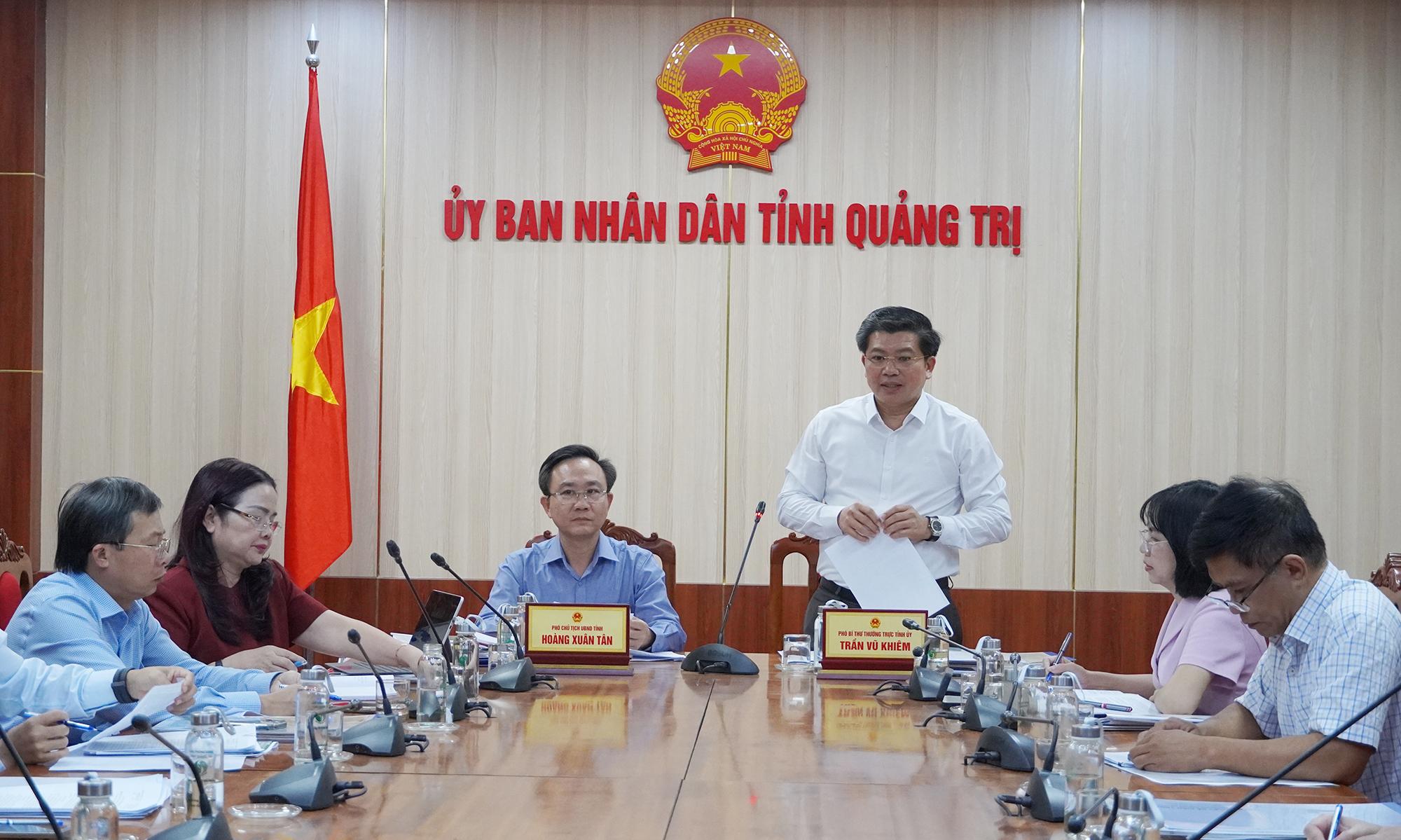 Phó Bí thư Thường trực Tỉnh ủy Quảng Trị Trần Vũ Khiêm và Phó Chủ tịch UBND tỉnh Hoàng Xuân Tân đồng chủ trì buổi làm việc