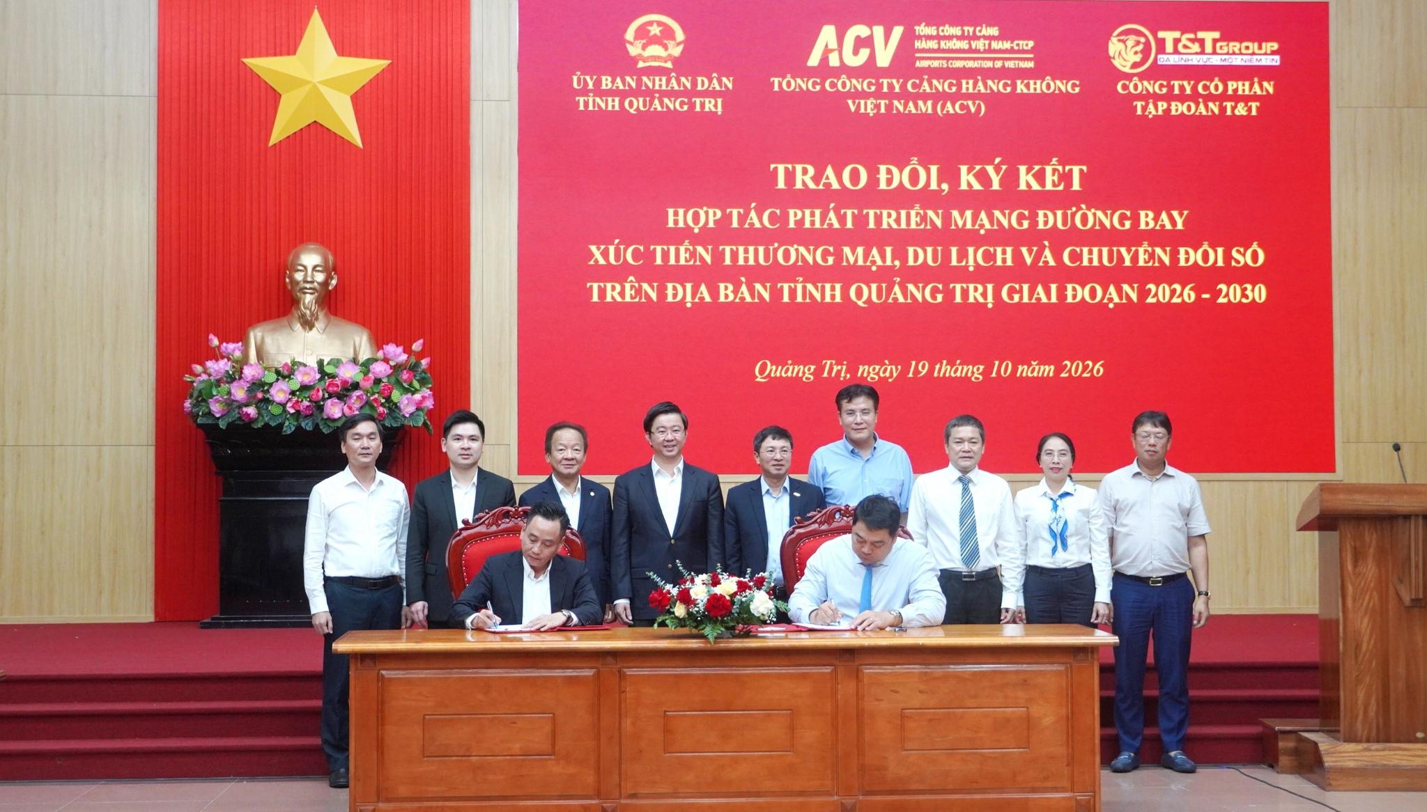 đại diện ACV và Tập đoàn T&T ký kết Hợp đồng nguyên tắc về khai thác Cảng hàng không Quảng Trị.