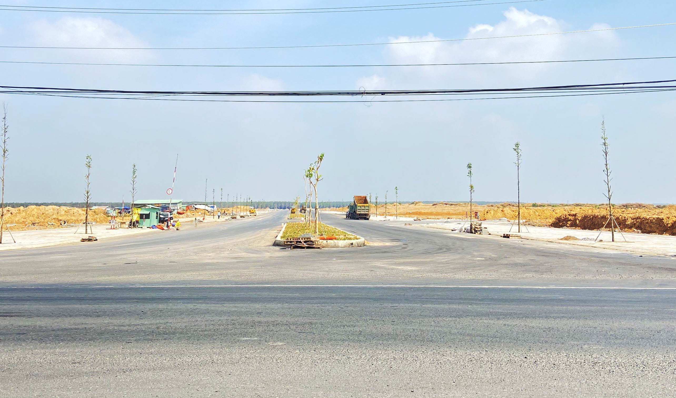 Tới đầu tháng 2/2021 nhiều gói thầu xây lắp tại Dự án Khu tái định cư Lộc An- Bình Sơn cơn bản được hoàn thành.