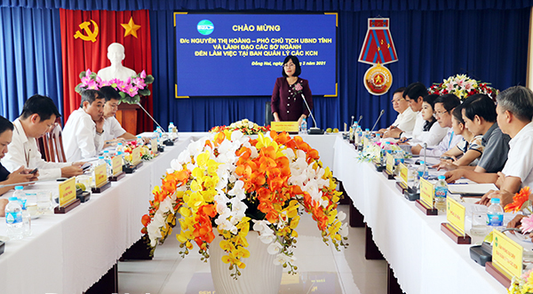 bà Nguyễn Thị Hoàng, Phó chủ tịch UBND tỉnh Đồng Nai Sở Xây dựng giải quyết nhanh hồ sơ quy hoạch xây dựng chi tiết các khu công nghiệp để tăng tỷ lệ mật độ xây dựng