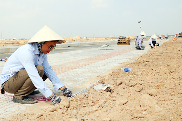 Hơn 2,3 ngàn thửa đất tại khu tái định cư Lộc An - Bình Sơn đã được bàn giao để thực hiện cắm mốc đất. Ảnh: Phạm Tùng