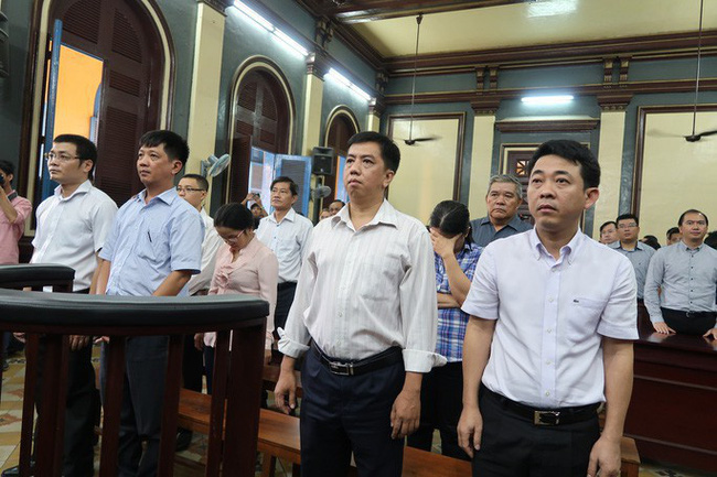 Nguyễn Minh Hùng, Võ Mạnh Cường cùng đồng phạm buôn bán hàng giả là thuốc chữa bệnh tại tòa